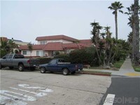 2110 Sunset Cliffs Blvd in San Diego, CA - Building Photo - Building Photo