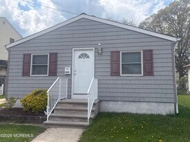 55 Ramsey Ave in Keansburg, NJ - Building Photo