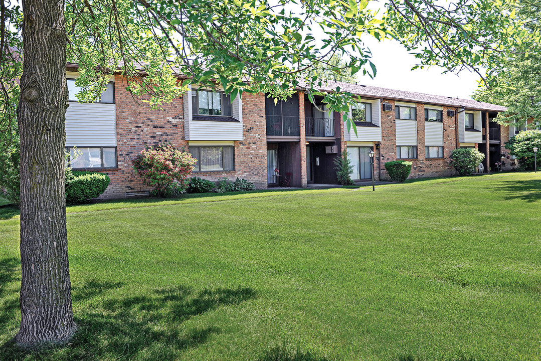 Webster Manor Apartment Homes in Webster, NY - Building Photo