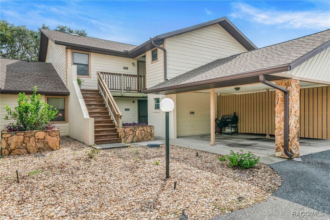 175 E Hartford St in Hernando, FL - Building Photo
