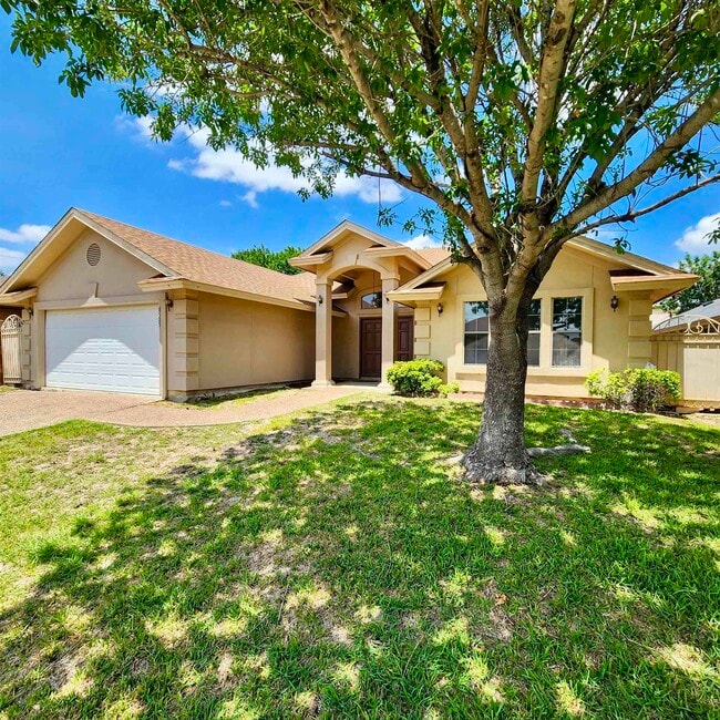 8505 Ficus Cir in Laredo, TX - Building Photo - Building Photo