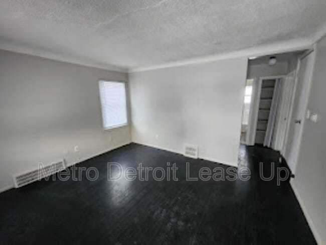 12000 Plainview Ave in Detroit, MI - Building Photo - Building Photo