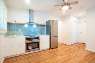3985 Royal Arch Dr, Unit B in Concord, CA - Building Photo