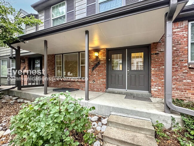 7105 E Briarwood Dr in Centennial, CO - Building Photo - Building Photo
