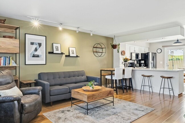 5800 Lake Murray Blvd in La Mesa, CA - Building Photo - Building Photo