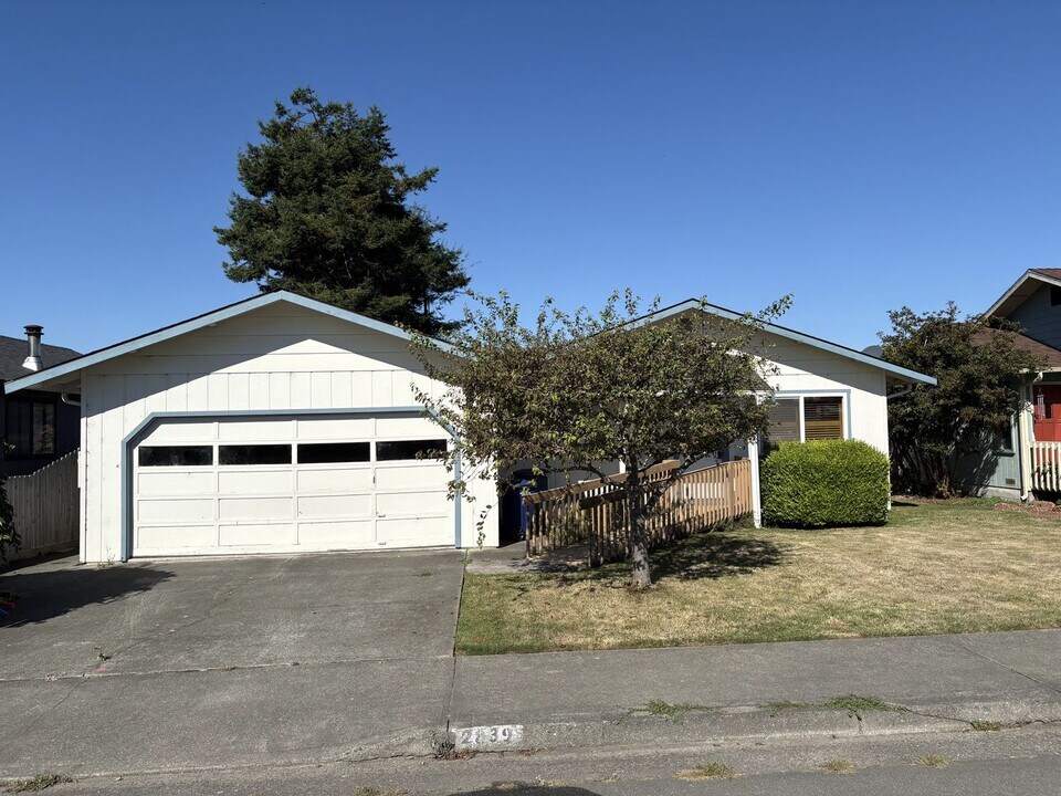 2839 Wyatt Ln in Arcata, CA - Building Photo