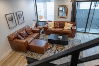 2595 S 700 E in Salt Lake City, UT - Foto de edificio - Building Photo