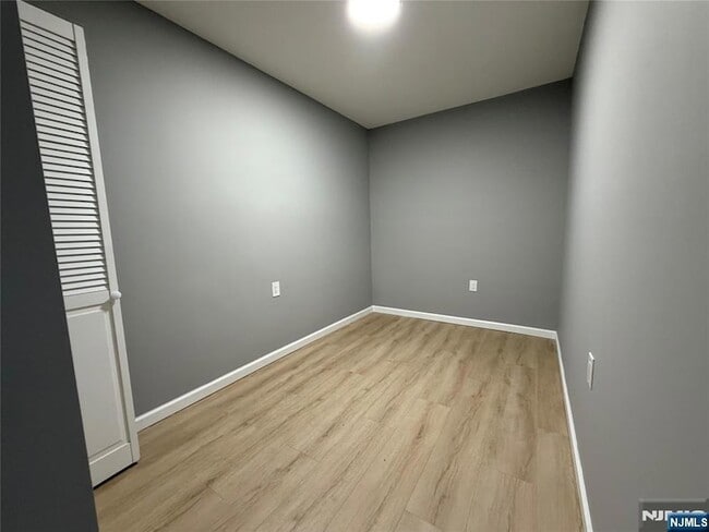 9066 Palisade Plaza in Cliffside Park, NJ - Foto de edificio - Building Photo
