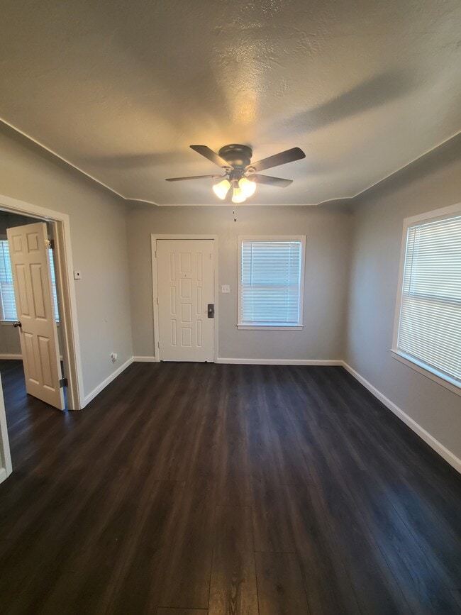 1812 Clayton Ave, Unit 7 in Modesto, CA - Building Photo - Building Photo