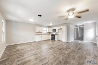 353 Dixie Ave in Houma, LA - Building Photo - Building Photo