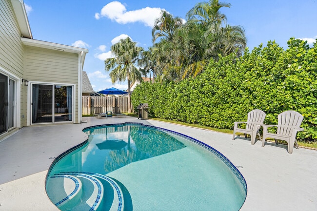 6219 Linton St in Jupiter, FL - Building Photo - Building Photo