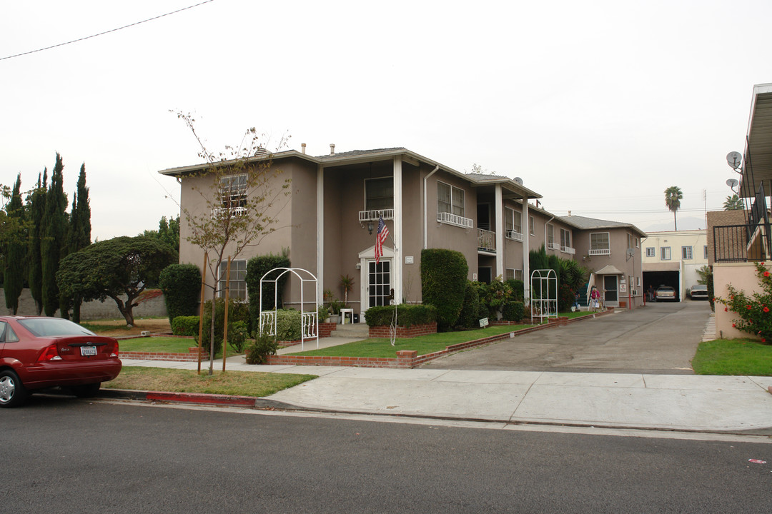 123 E Maple in Glendale, CA - Building Photo