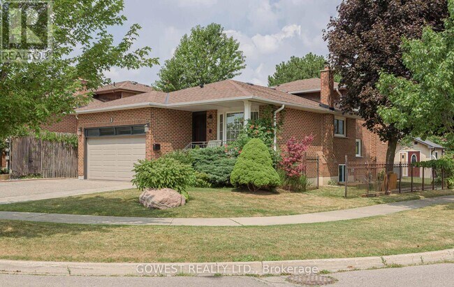 3 Pottery Crescent in Brampton, ON - Building Photo - Building Photo