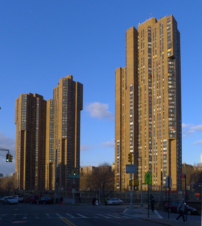 River Park in Bronx, NY - Foto de edificio