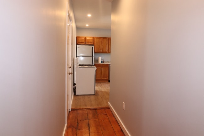 22 Forest St in Middleboro, MA - Foto de edificio - Building Photo