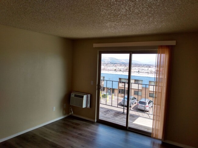 property at 345 N 5th St