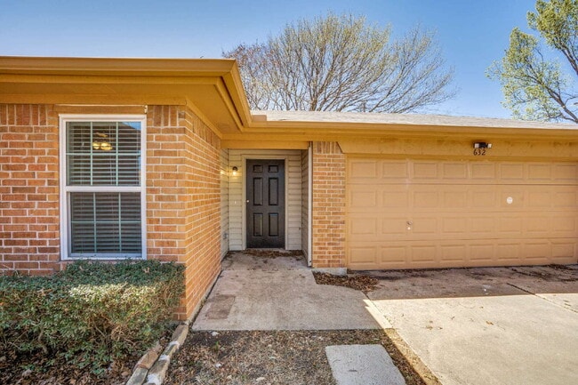 632 Plainview Dr in Mansfield, TX - Building Photo - Building Photo