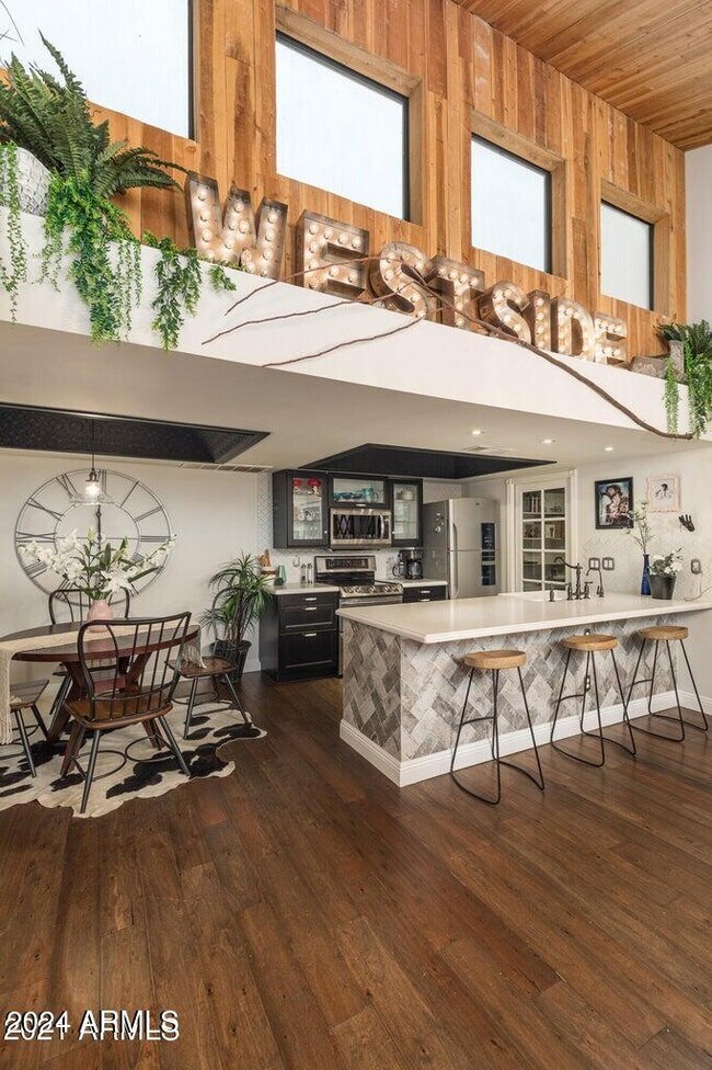 6900 E Gold Dust Ave in Paradise Valley, AZ - Foto de edificio - Building Photo