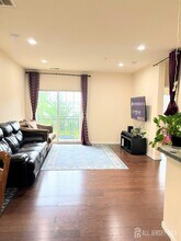 626 Strassle Wy in South Plainfield, NJ - Building Photo - Building Photo