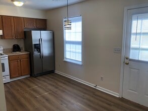 433 Ridgefield Ave in Stephens City, VA - Foto de edificio - Building Photo