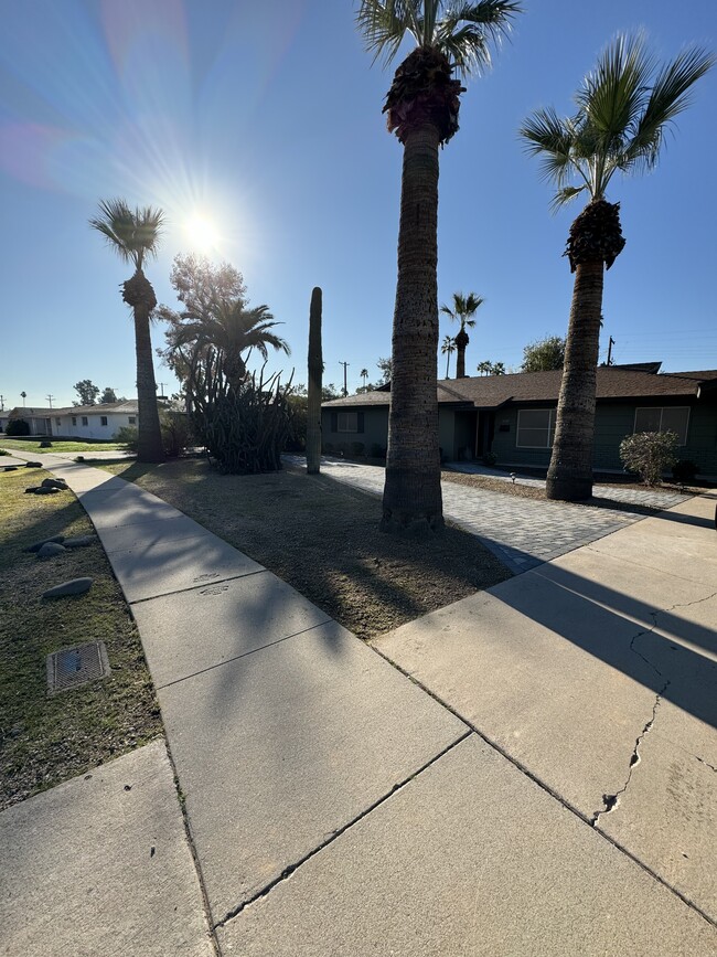 1947 W Northview Ave in Phoenix, AZ - Building Photo - Building Photo