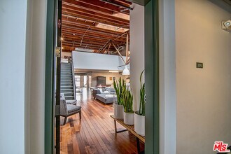 1046 Princeton Dr in Marina Del Rey, CA - Building Photo - Building Photo