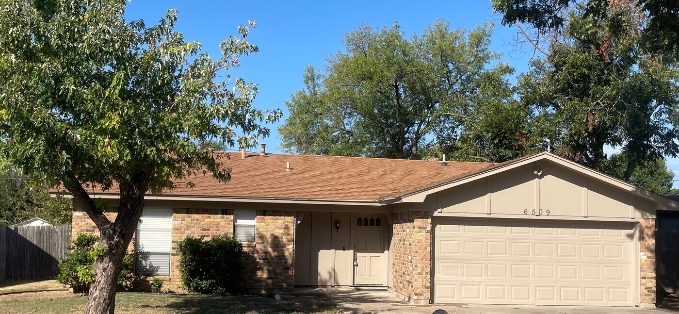 6509 Cathy Dr in Watauga, TX - Building Photo