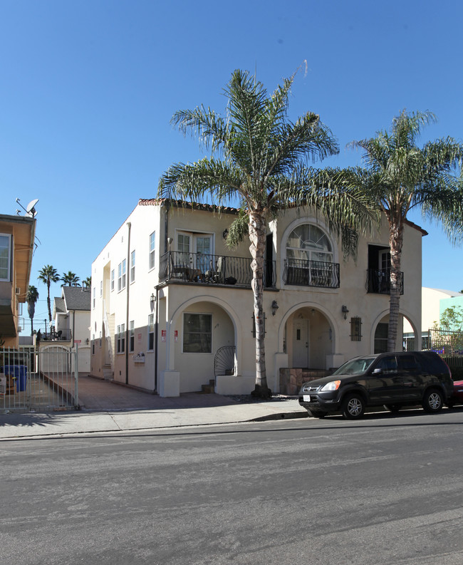 1449-1453 N Mansfield Ave in Los Angeles, CA - Building Photo - Building Photo