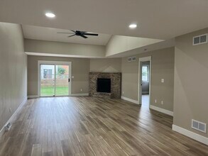 109 Ravinia Dr in Shorewood, IL - Building Photo - Building Photo