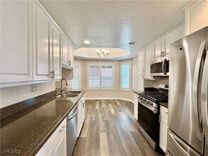 1502 Cliff Branch Dr in Henderson, NV - Foto de edificio - Building Photo