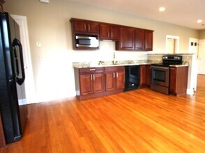 53 E Central St in Worcester, MA - Building Photo - Building Photo