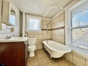 901 Emerson Ave-Unit -#2 in Muskegon, MI - Building Photo - Building Photo