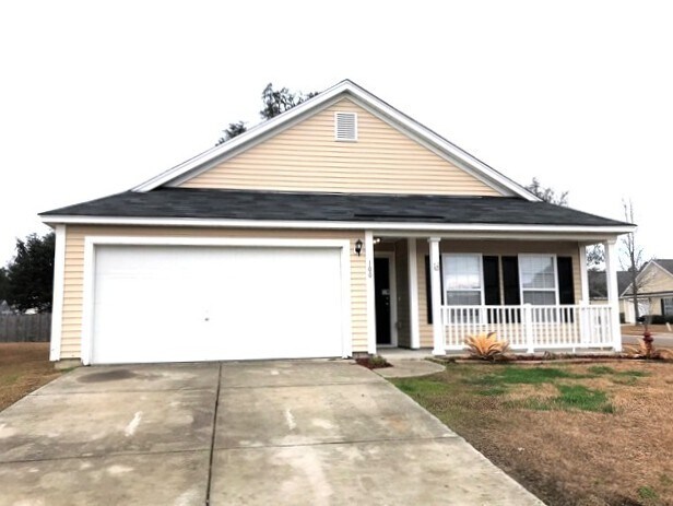 100 Wildberry Ln in Goose Creek, SC - Building Photo