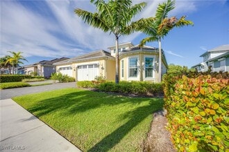 5855 Haiti Dr in Naples, FL - Building Photo - Building Photo