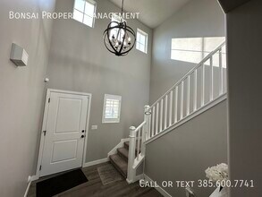 1524 W Parkview Dr in Syracuse, UT - Building Photo - Building Photo