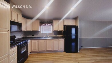 741 Wilson Dr in Towanda, KS - Building Photo - Building Photo