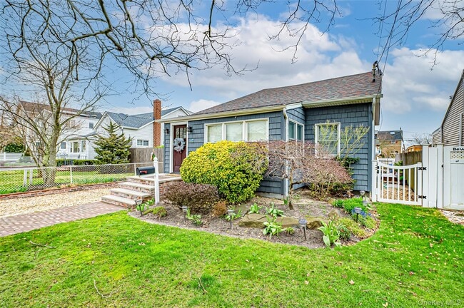 property at 71 S Bay Dr