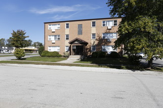 11419 S Harlem Ave in Worth, IL - Foto de edificio - Building Photo