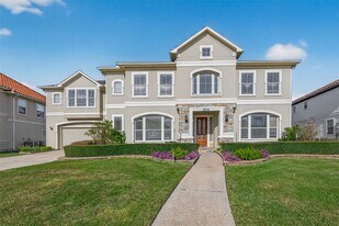 2210 Bywater Dr in Houston, TX - Building Photo