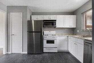 421 W 87 Pl in Kansas City, MO - Building Photo - Building Photo