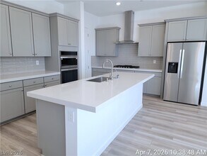 96 Ibiza Lk Dr in Henderson, NV - Building Photo - Building Photo