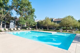 The Alpine Apartments in Fort Collins, CO - Building Photo - Building Photo