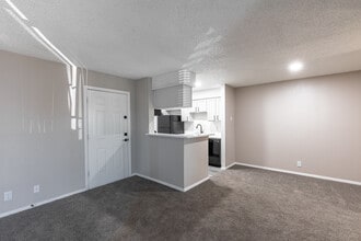 Cimarron Place Apartments in Odessa, TX - Building Photo - Interior Photo