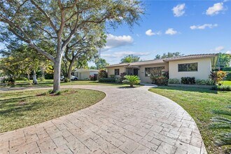 1044 NE 97th St in Miami Shores, FL - Building Photo - Building Photo