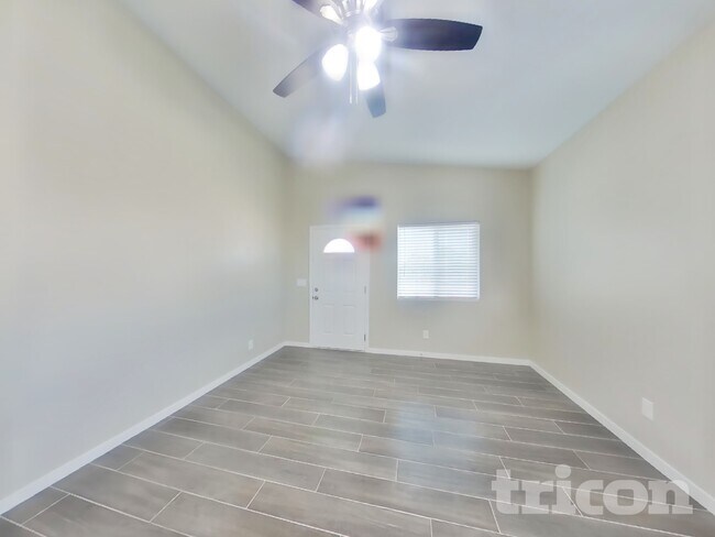 4411 S 19th St in Phoenix, AZ - Foto de edificio - Building Photo