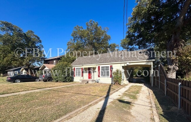 2008 W 3rd Ave in Corsicana, TX - Building Photo - Building Photo