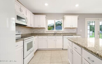 10626 Causey Ln in Jacksonville, FL - Foto de edificio - Building Photo