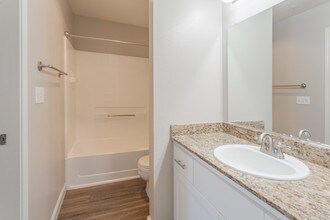 Bella Vista in Santa Clara, CA - Building Photo - Interior Photo