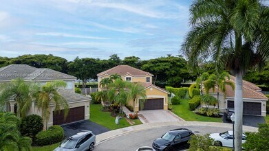 1012 Tupelo Way in Weston, FL - Building Photo - Building Photo
