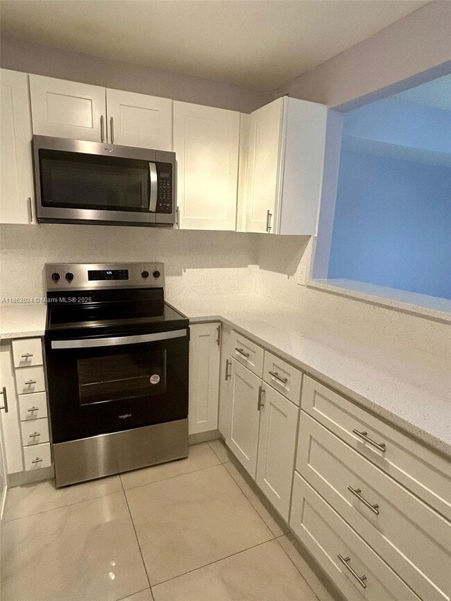 394 N Laurel Dr in Margate, FL - Building Photo - Building Photo